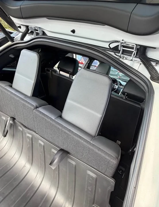 2016 Land Rover Discovery 4th Gen - Image 9 of 10