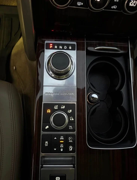 2016 Land Rover Range Rover L405 - Image 6 of 11
