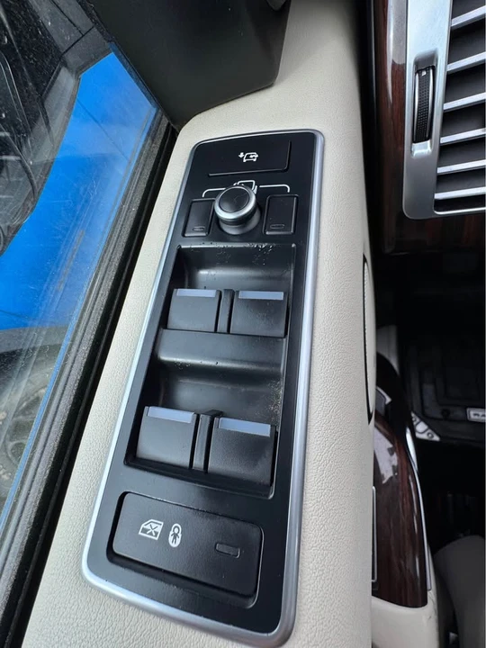 2016 Land Rover Range Rover L405 - Image 13 of 21