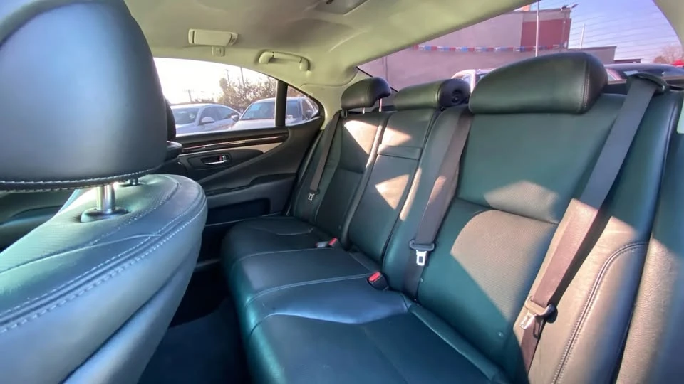 2016 Lexus LS 4th Gen - Image 13 of 17