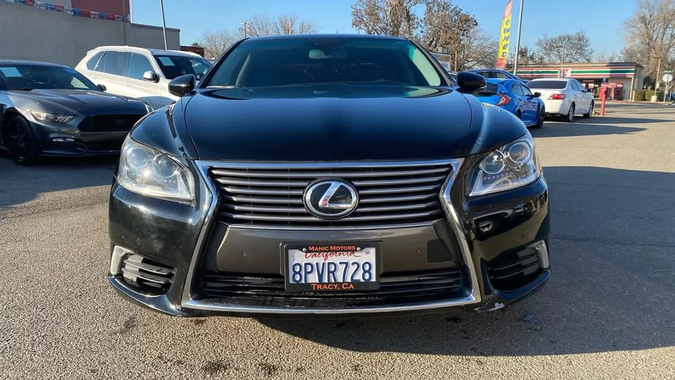 2016 Lexus LS 4th Gen - Image 7 of 17