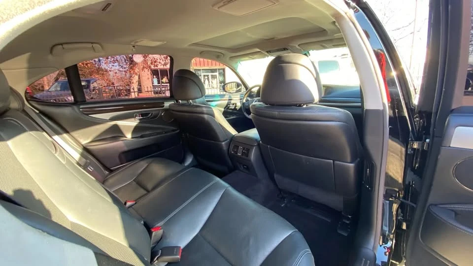 2016 Lexus LS 4th Gen - Image 15 of 17