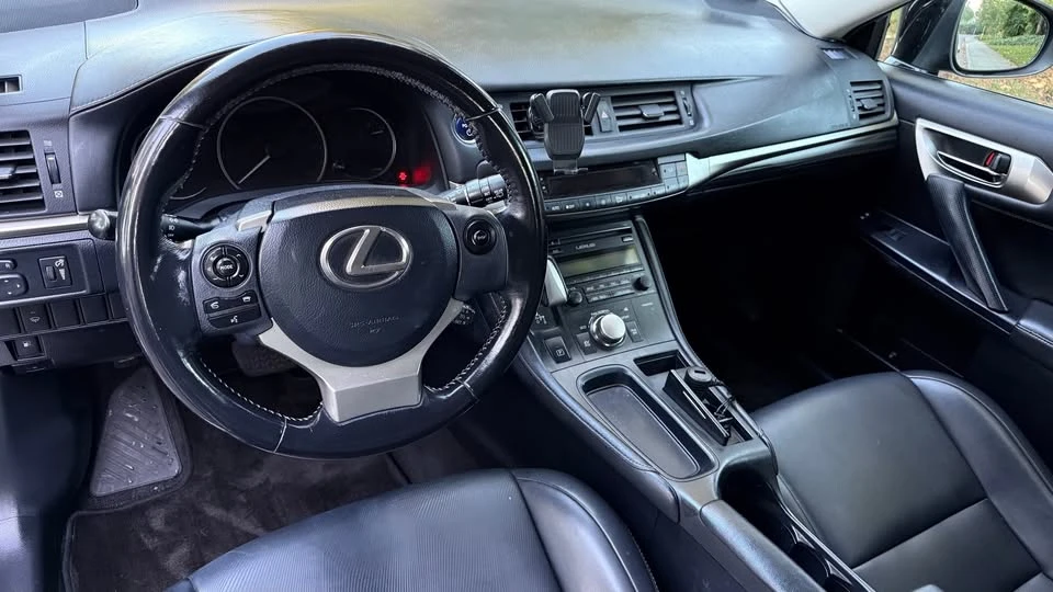 2016 Lexus CT - Image 12 of 14