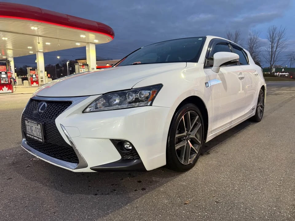 2016 Lexus CT - Image 2 of 10