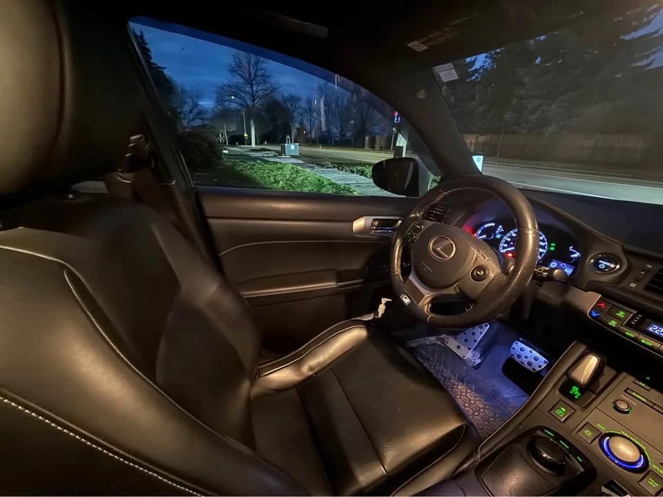 2016 Lexus CT - Image 8 of 10