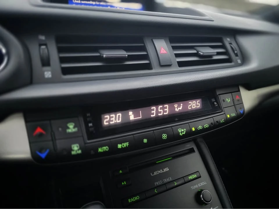 2016 Lexus CT - Image 8 of 13
