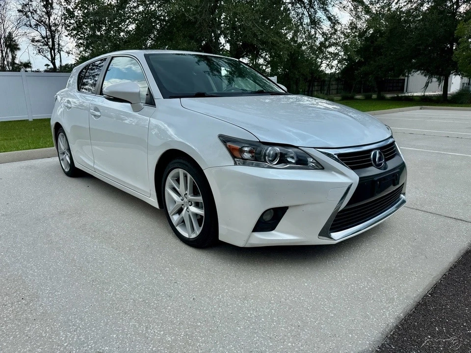 2016 Lexus CT - Image 8 of 12