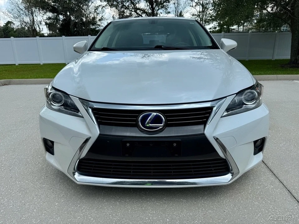 2016 Lexus CT - Image 9 of 12