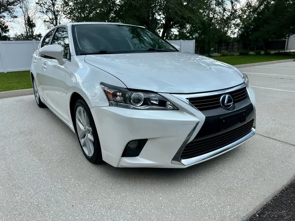2016 Lexus CT - Image 2 of 12
