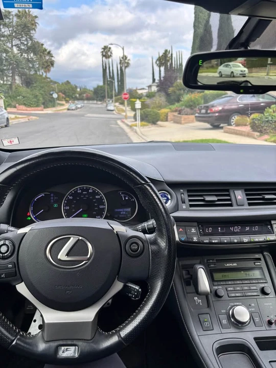 2016 Lexus CT - Image 11 of 13