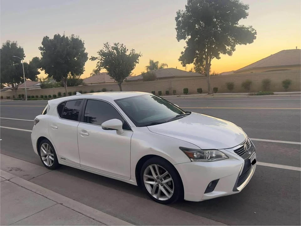 2016 Lexus CT - Image 2 of 12
