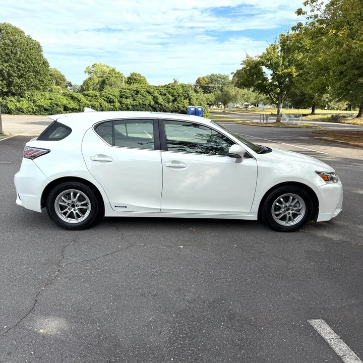 2016 Lexus CT - Image 3 of 17