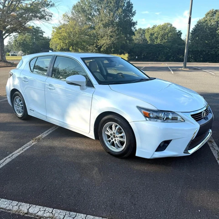 2016 Lexus CT - Image 10 of 11