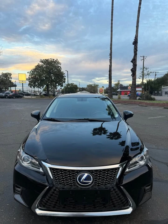 2016 Lexus CT - Image 2 of 19