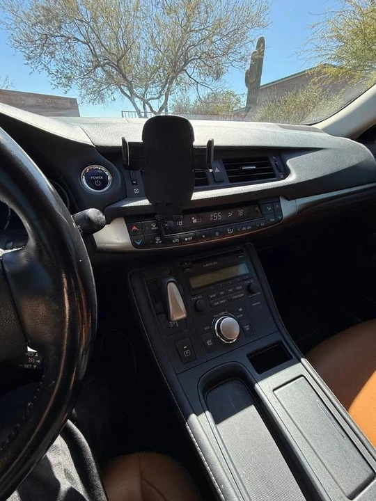 2016 Lexus CT - Image 15 of 19