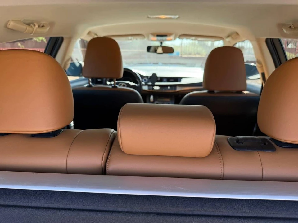 2016 Lexus CT - Image 11 of 19