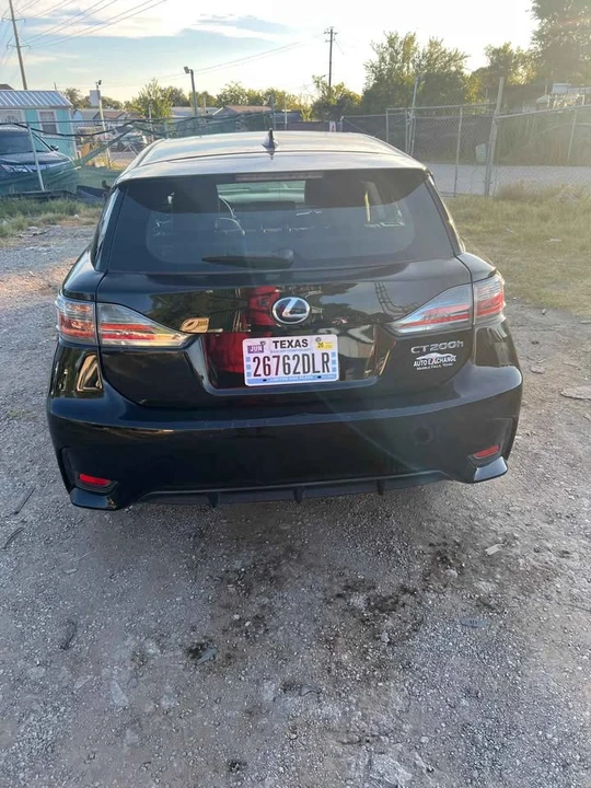 2016 Lexus CT - Image 2 of 10