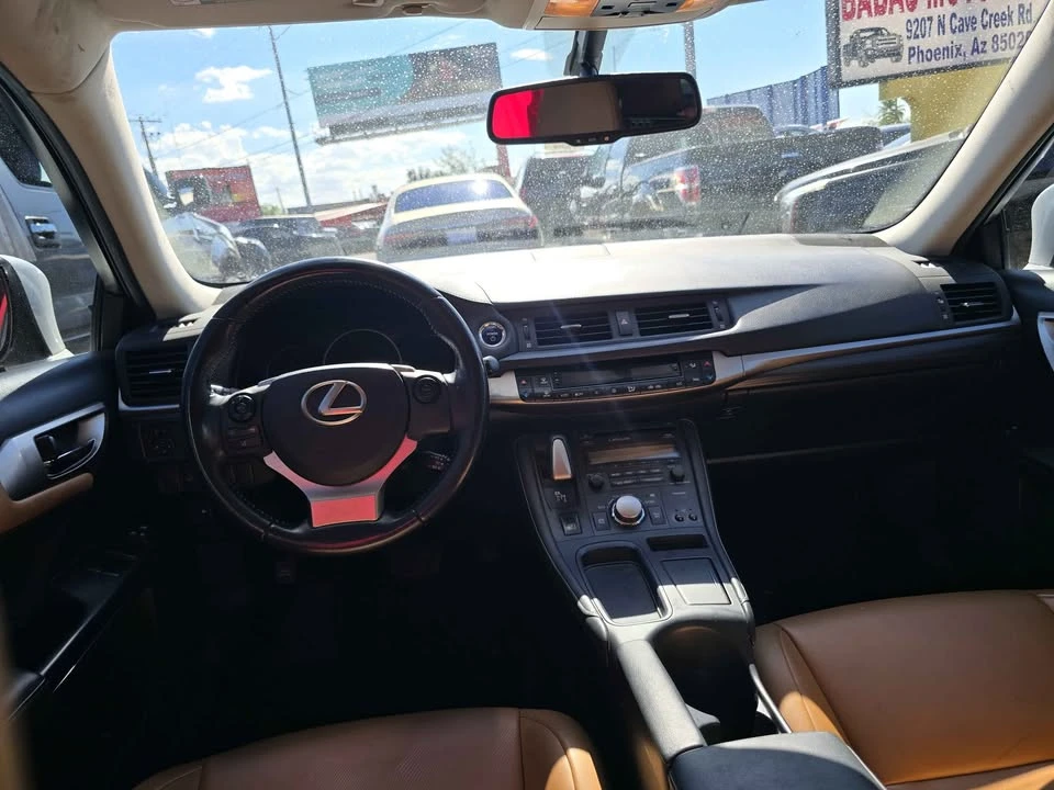 2016 Lexus CT - Image 10 of 12