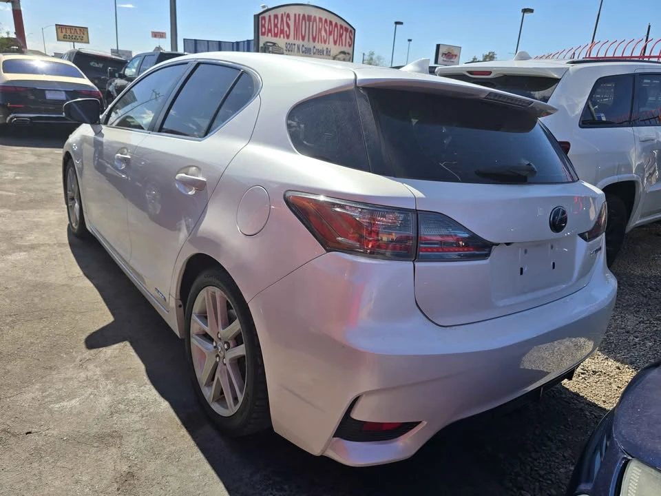2016 Lexus CT - Image 11 of 12
