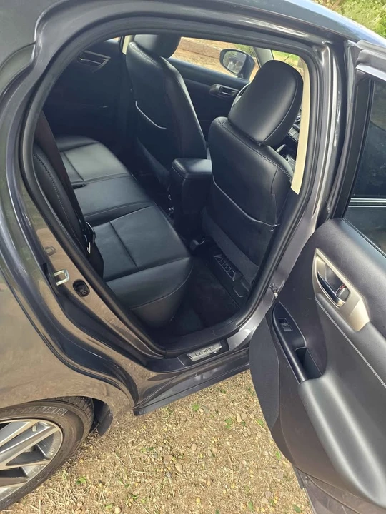 2016 Lexus CT - Image 10 of 19