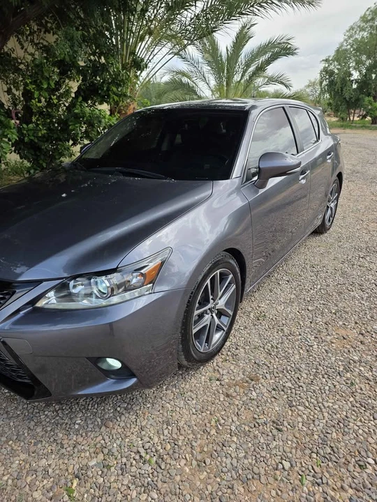 2016 Lexus CT - Image 15 of 19