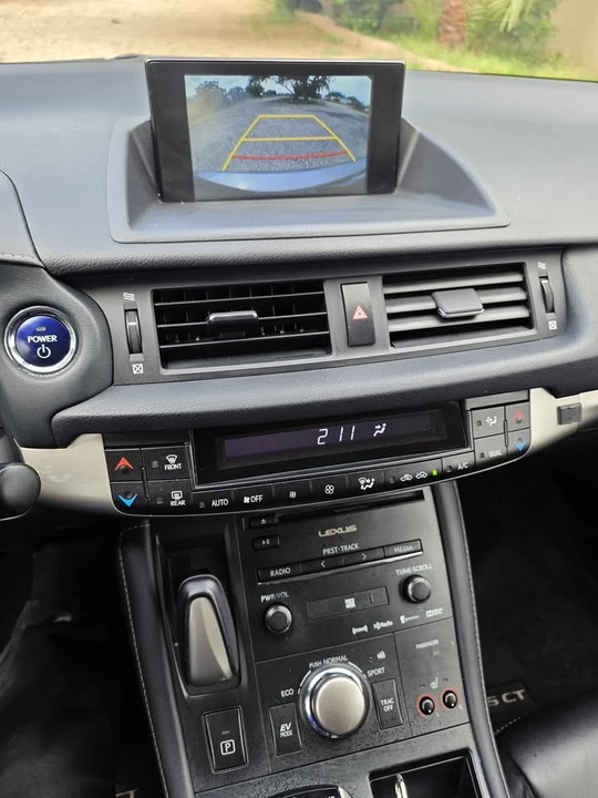 2016 Lexus CT - Image 2 of 19
