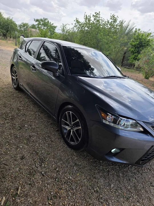 2016 Lexus CT - Image 16 of 19