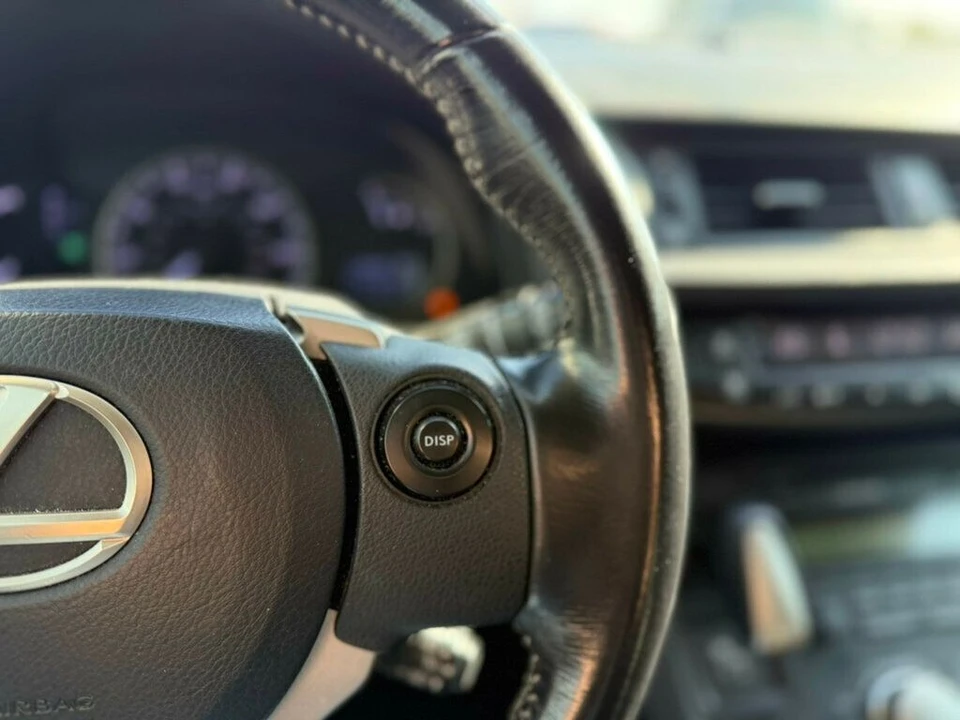 2016 Lexus CT - Image 12 of 21