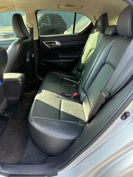 2016 Lexus CT - Image 8 of 21
