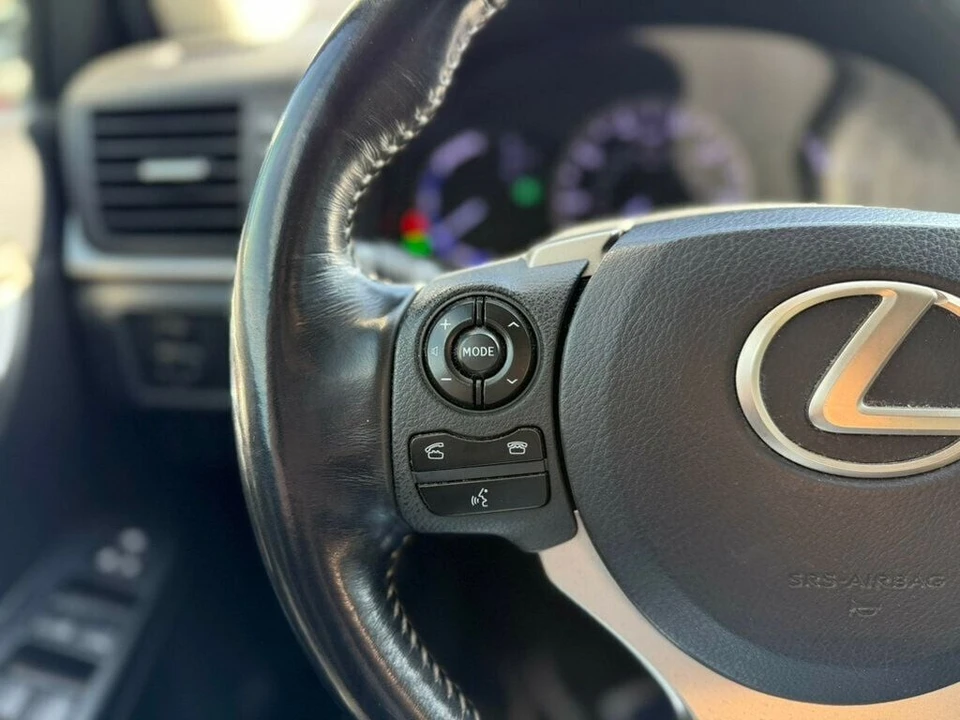 2016 Lexus CT - Image 11 of 21