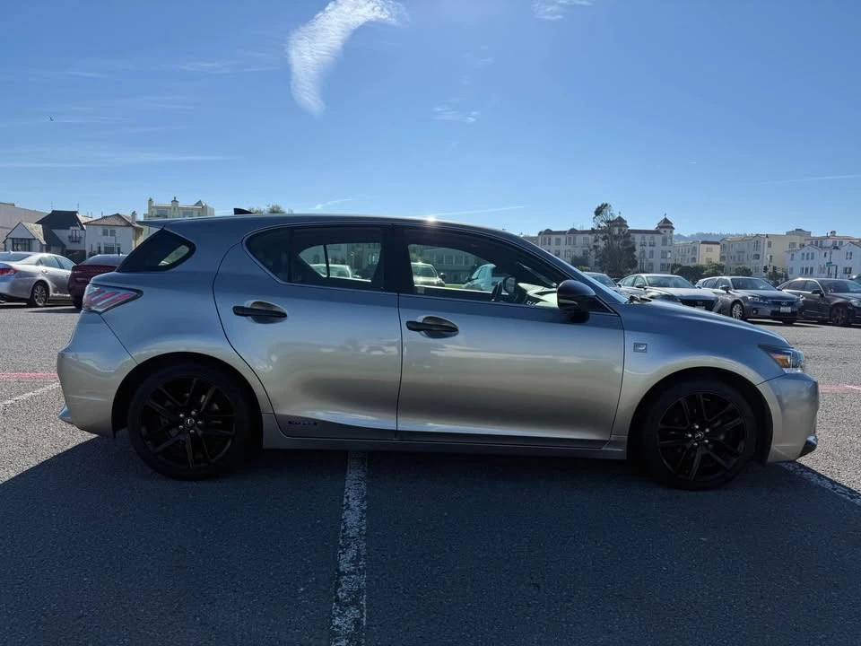 2016 Lexus CT - Image 2 of 10