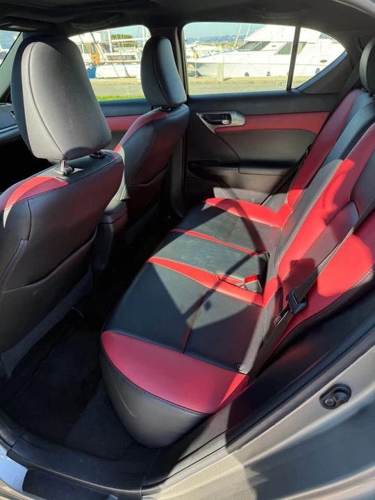2016 Lexus CT - Image 9 of 10