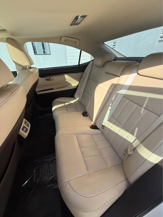 2016 Lexus ES 6th Gen - Image 6 of 7