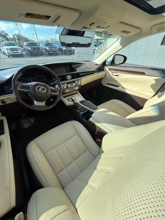 2016 Lexus ES 6th Gen - Image 5 of 7