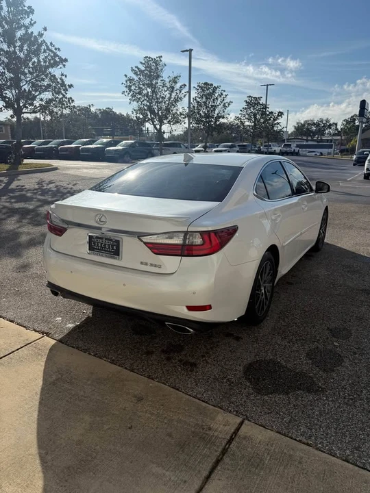 2016 Lexus ES 6th Gen - Image 4 of 7