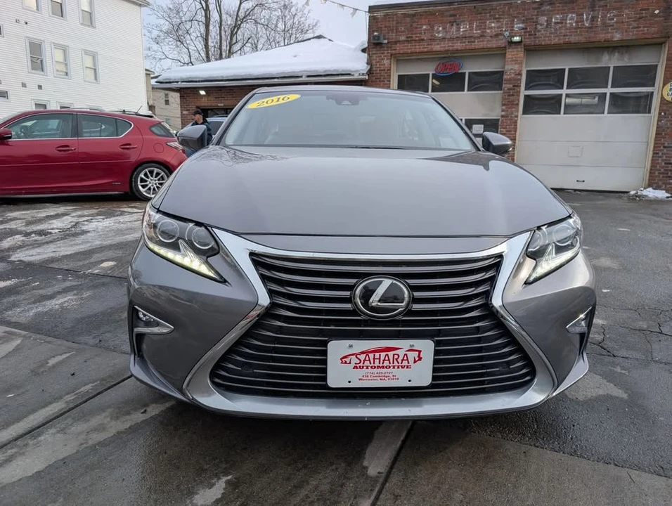 2016 Lexus ES 6th Gen - Image 2 of 20