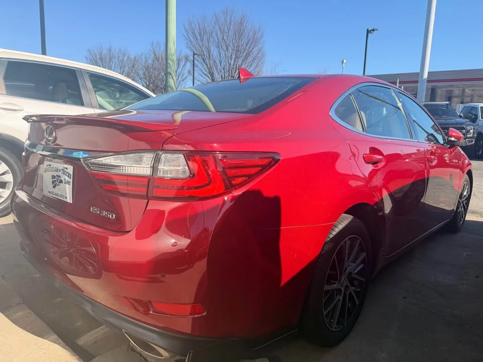 2016 Lexus ES 6th Gen - Image 3 of 4
