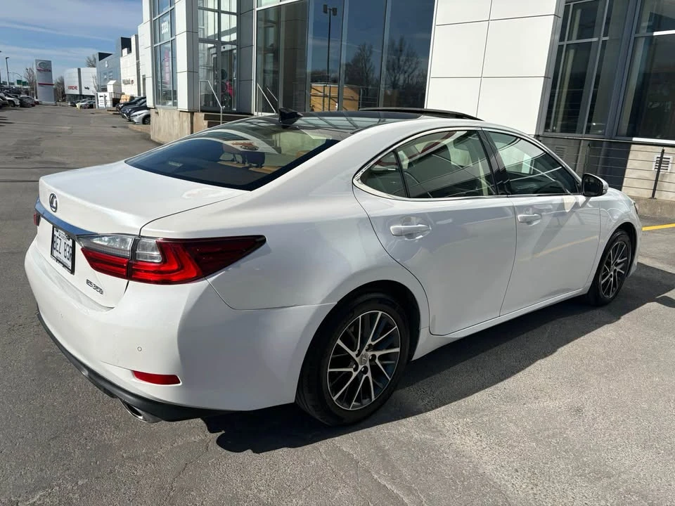 2016 Lexus ES 6th Gen - Image 13 of 20
