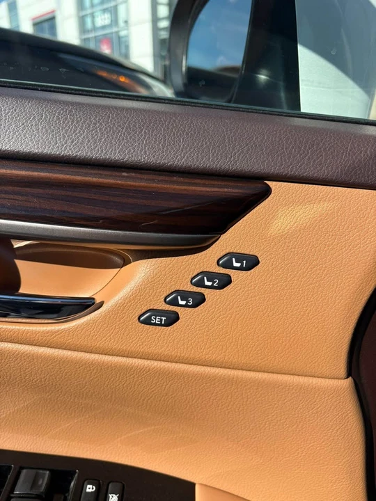2016 Lexus ES 6th Gen - Image 20 of 20
