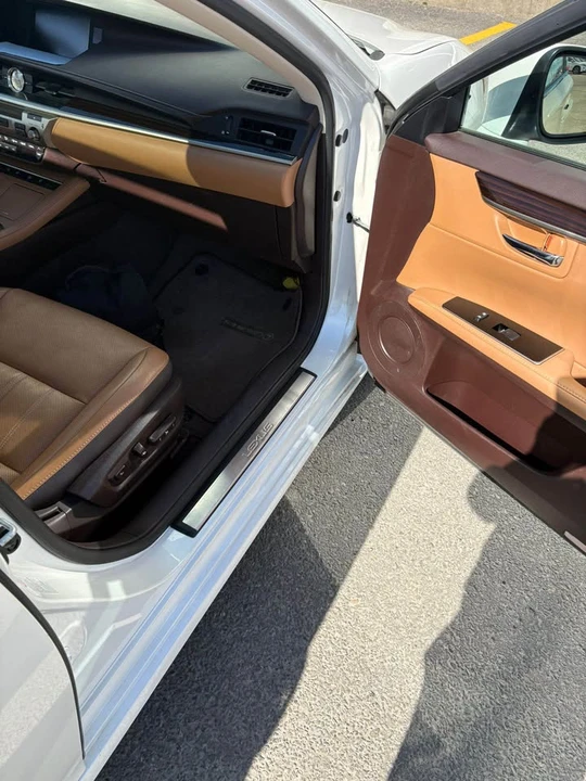 2016 Lexus ES 6th Gen - Image 16 of 20