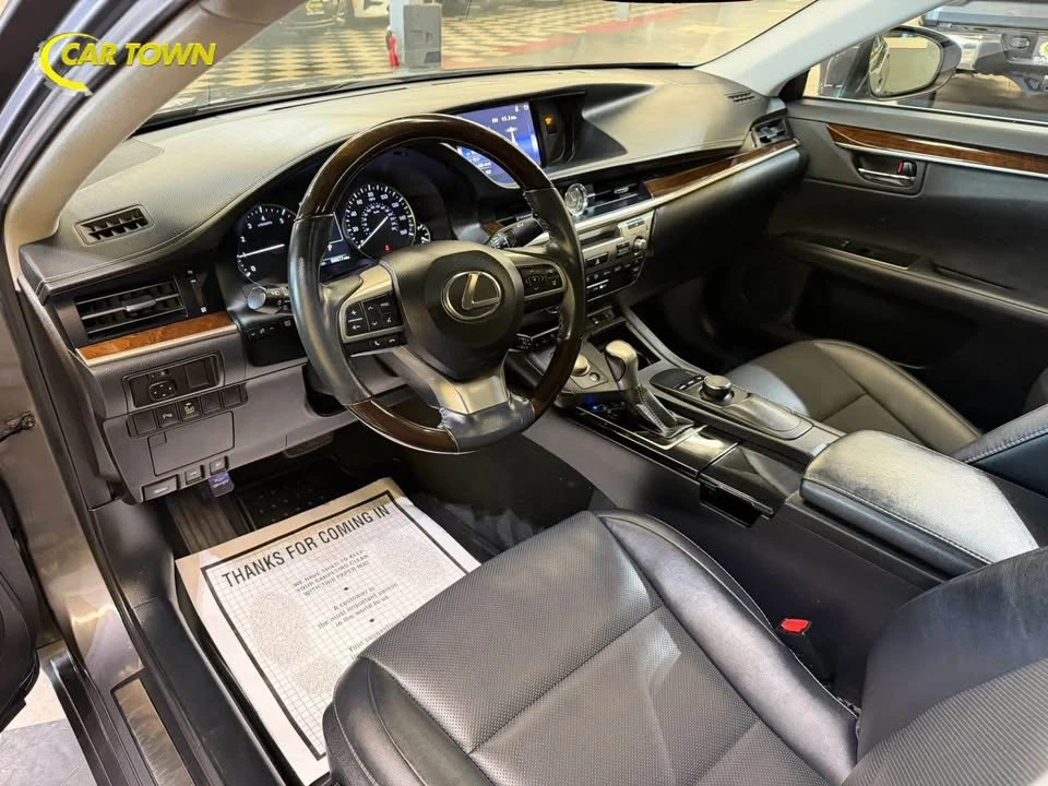 2016 Lexus ES 6th Gen - Image 8 of 9