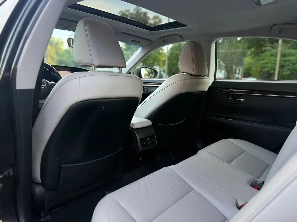2016 Lexus ES 6th Gen - Image 10 of 13