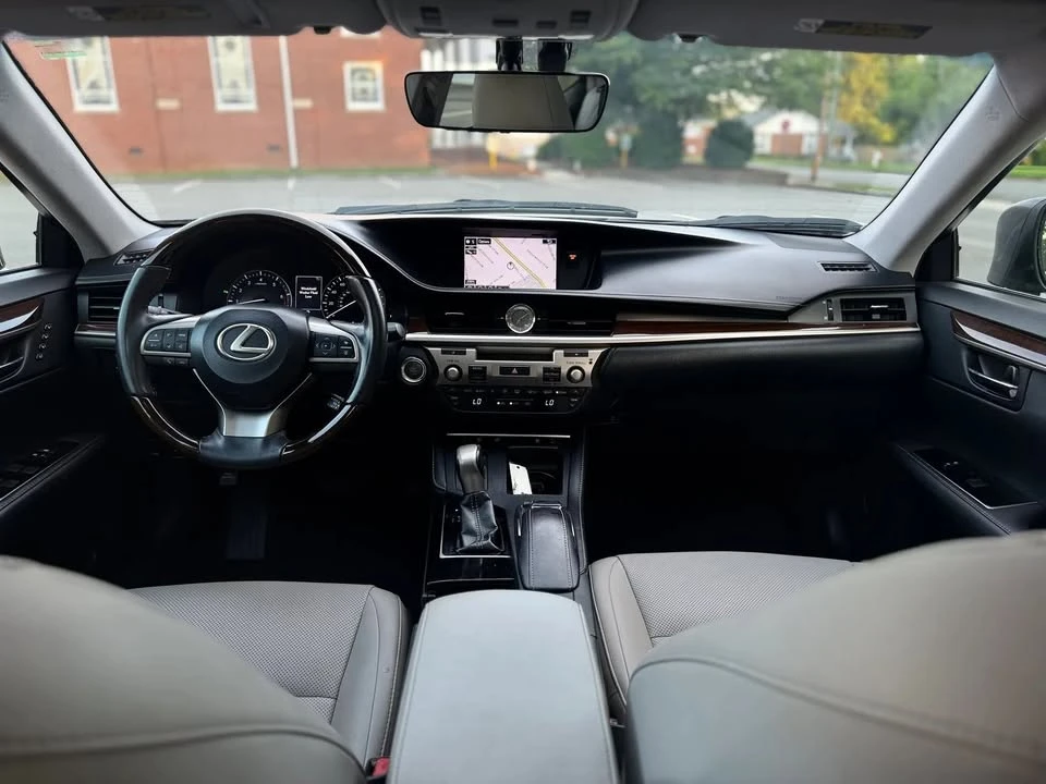 2016 Lexus ES 6th Gen - Image 13 of 13