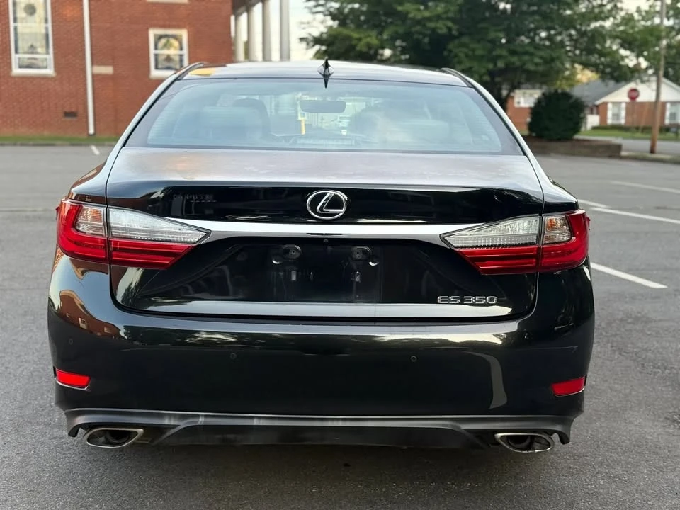 2016 Lexus ES 6th Gen - Image 4 of 13