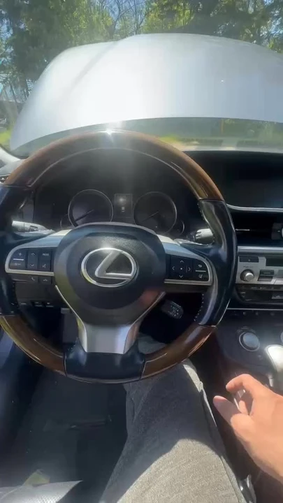 2016 Lexus ES 6th Gen - Image 16 of 16