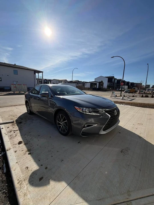 2016 Lexus ES 6th Gen - Image 14 of 16