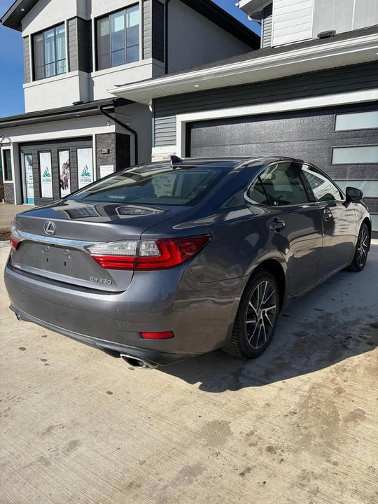 2016 Lexus ES 6th Gen - Image 11 of 16