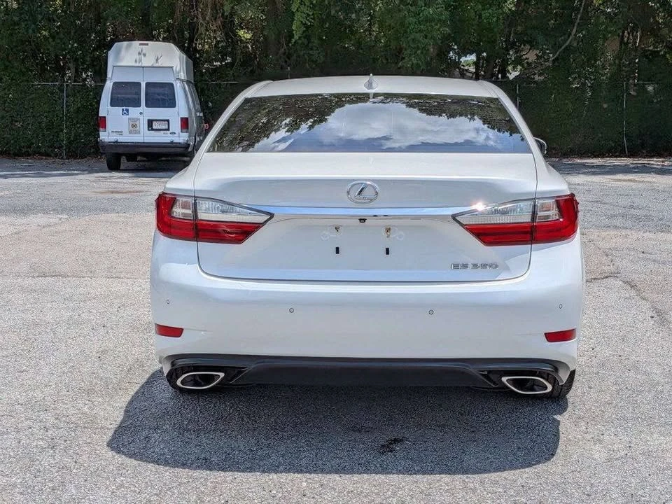 2016 Lexus ES 6th Gen - Image 6 of 20