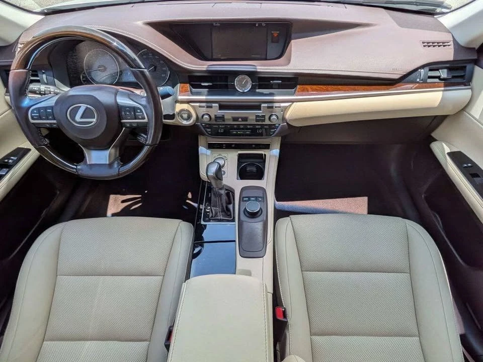2016 Lexus ES 6th Gen - Image 15 of 20
