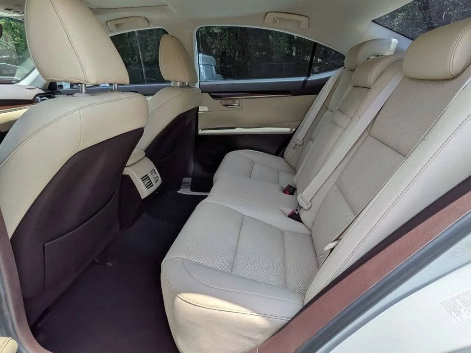 2016 Lexus ES 6th Gen - Image 14 of 20